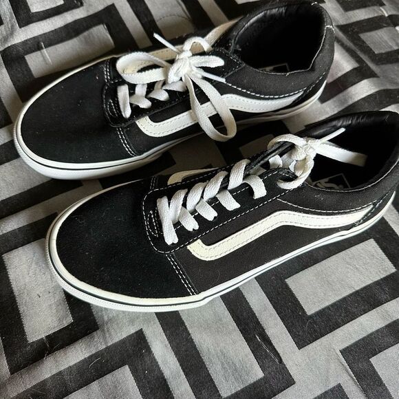Old Skool Skate Shoe, black/white size 3.5 - Picture 1 of 8